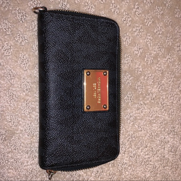 Michael Kors Handbags - Black Michael Kors wallet
